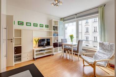 Charming apartment on Weißenburger Straße
