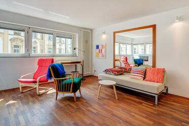 Very attractively furnished apartment in Glockenbachviertel
