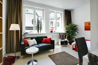 Apartment in side wing of St-Anna convent for rent 