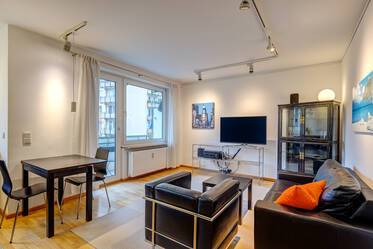 Near Olympia Park: Lovely, furnished 2-room apartment 