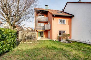 Idyllic 7-room family house with beautiful, large garden