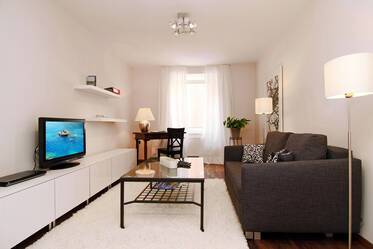 Near Sendlinger Tor: Beautiful 2-room apartment with balcony