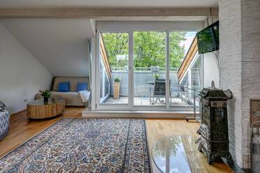 Very sunny top floor apartment with roof terrace