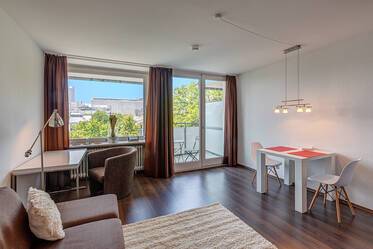 Arabellapark: Beautiful, furnished apartment 