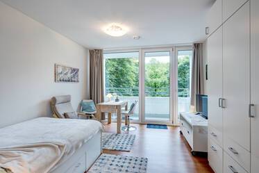 Beautiful apartment with balcony, near Airport train S8