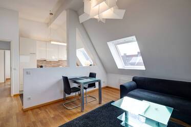 Munich-Neuhausen: 2-room attic apartment, near Rotkreuzplatz