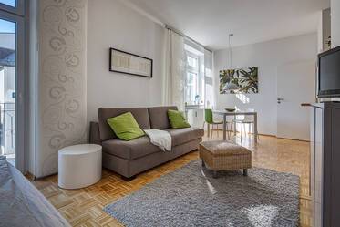 High-quality 1-room apartment with balcony in prime location