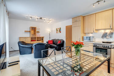 Munich-Obermenzing: Nicely furnished 2-room apartment with internet and terrace