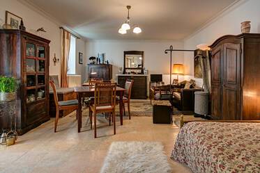At Viktualienmarkt: spacious 1-room-apartment 