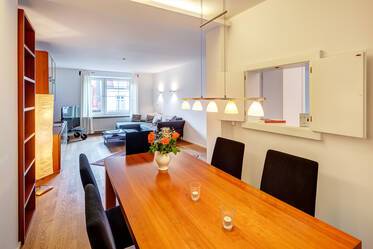 Munich: Spacious, high-quality 3-room apartment