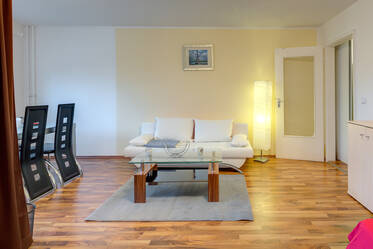 Munich Neuperlach- 6,5 km south-east from Munich: beautifully furnished single with garage and Internet