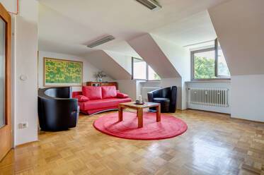 Beautiful flat with good connection to public transport and parking possibilities in the North of Munich