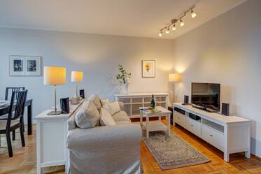 Bright and quiet apartment near Arabellapark