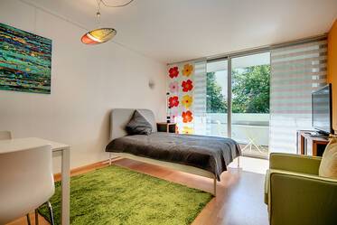 1-room apartment with nice view in Munich-Arabellapark