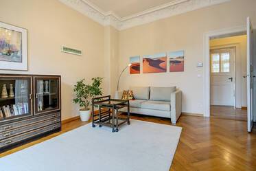 Luxuriously furnished apartment in Ludwigsvorstadt