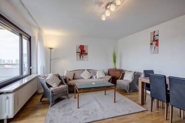 Laim: Bright 4-room apartment with great layout