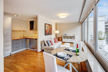  Quiet apartment with roof terrace 