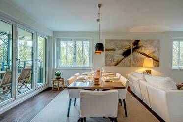 High-quality apartment at the English Garden