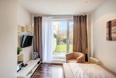 Modernly furnished apartment near Rotkreuzplatz