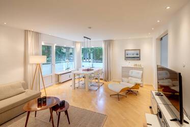 Elegant 2-room apartment in Bogenhausen, with large balcony