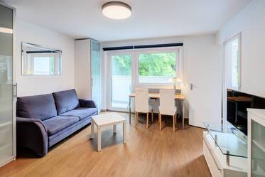 Englschalking: 1-room apartment with parking