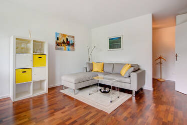 Very nicely furnished, sunny apartment with WiFi and balcony
