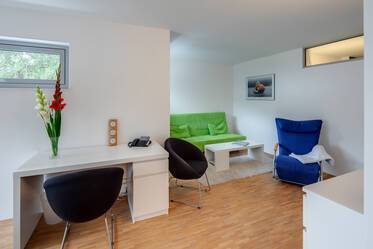 Near Starnberger See: spacious 2-room apartment