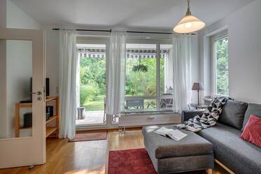 Beautifully furnished apartment with garden 	 in Oberföhring