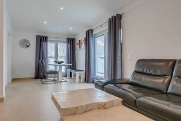 Modern, high-quality apartment with large roof terrace