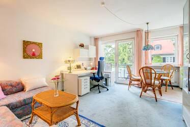Nicely furnished 1.5-room apartment with pool for shared use in Munich-Sendling-Westpark