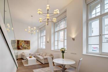 Top gallery apartment for rent prime location in Maxvorstadt