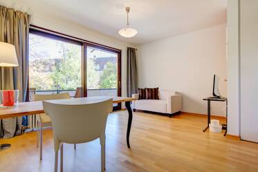 Beautifully furnished apartment in Bogenhausen