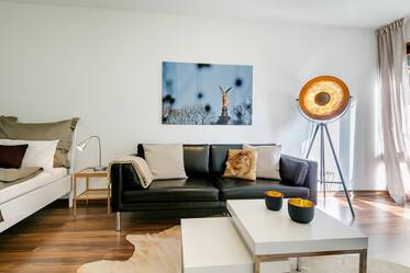 Apartment with terrace near airport line S1