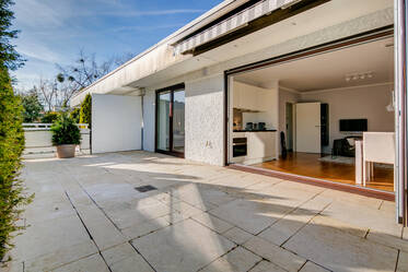 Upscale apartment with roof-terrace in exclusive area