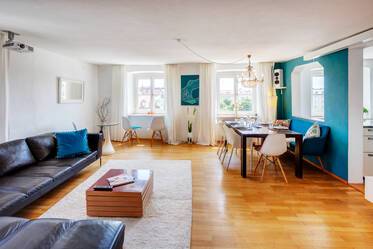 Viktualienmarkt: unique historic apartment at Petersplatz