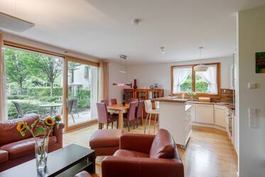 Bright maisonette apartment with large terrace 