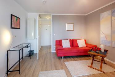 Near Laimer Platz: Modern apartment