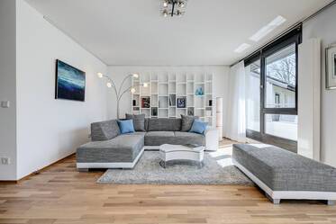 Modern, high-quality apartment with shared garden and WiFi