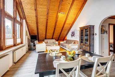 Light-flooded attic apartment in quiet area for rent