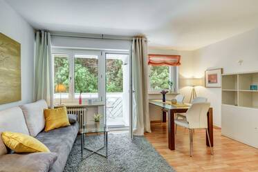 Munich Bogenhausen: Furnished apartment with balcony