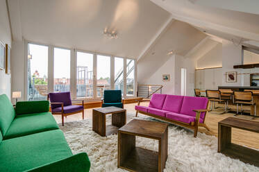 Exclusively equipped split-level apartment