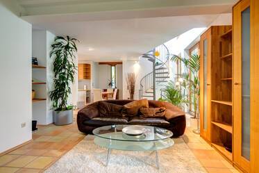Planegg: 3-5-room semi-detached house with personal garden