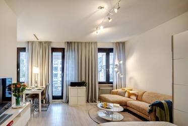 Partly renovated and quiet, in Lehel near Isar river