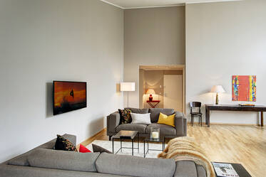 Spacious apartment with parking space and roof terrace