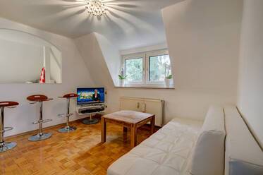 Gräfelfing/Lochham: peaceful attic apartment