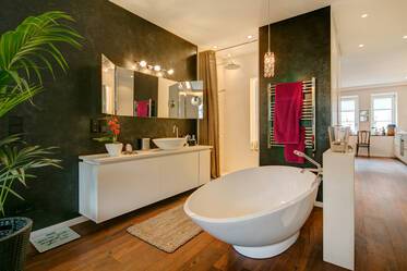 High-quality apartment with loft-feel and balcony