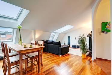 Light-flooded roof-terrace apartment for rent