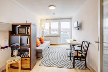 University quarter - attic apartment with great view