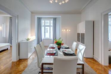 Historic 5-room apartment near Josephsplatz