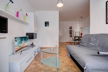 Excellent location: 2-room apartment, near Stiglmaierplatz